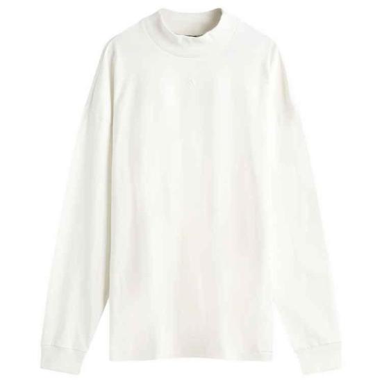 Long -sleeved t -shirt