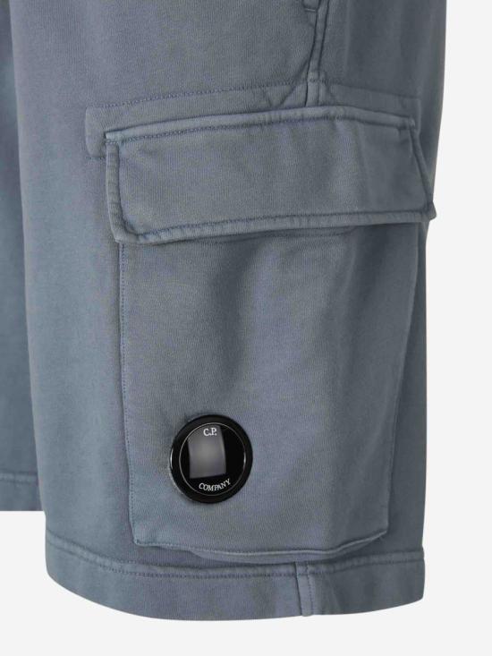 Short pants