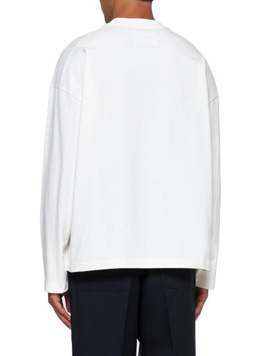 Long -sleeved t -shirt