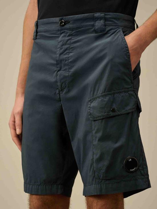 Short pants