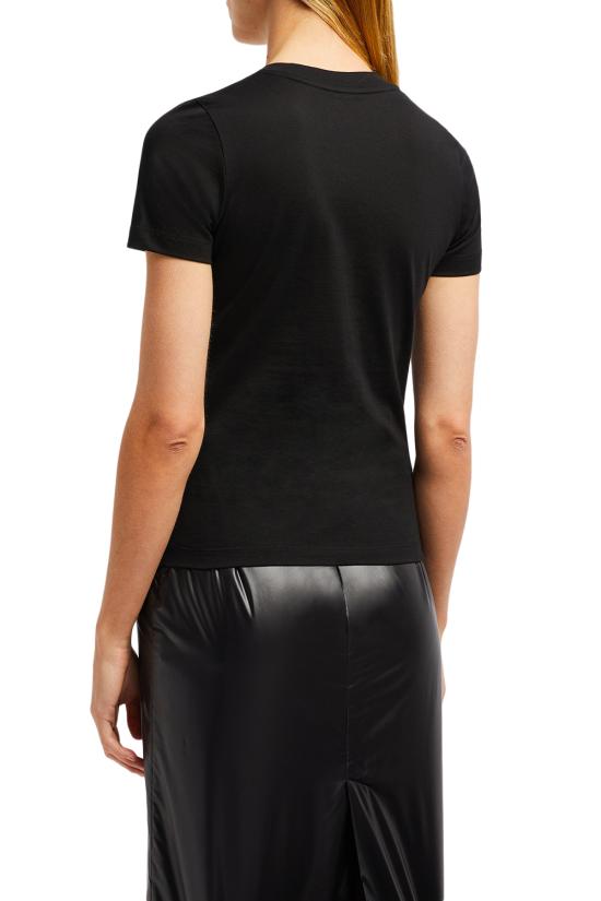 Short -sleeved t -shirt