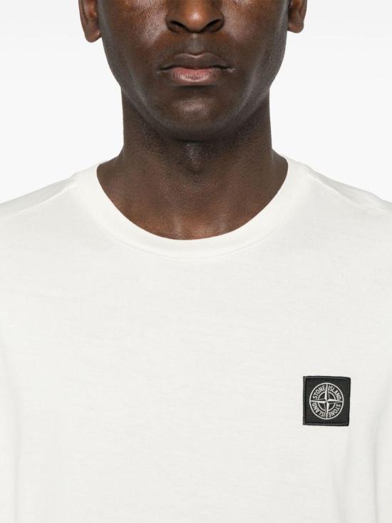 Short -sleeved t -shirt