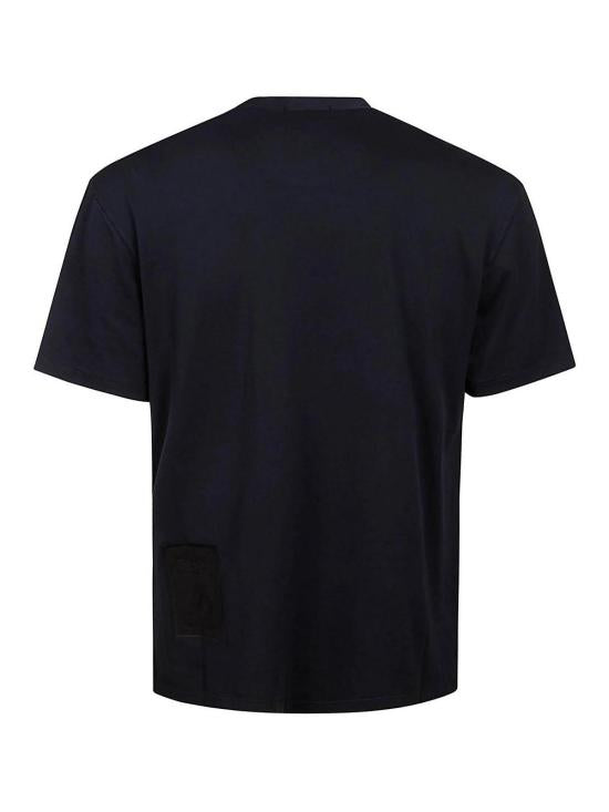 Short -sleeved t -shirt
