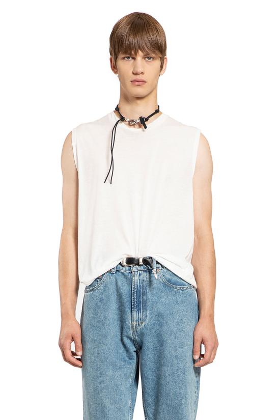 Long -sleeved t -shirt