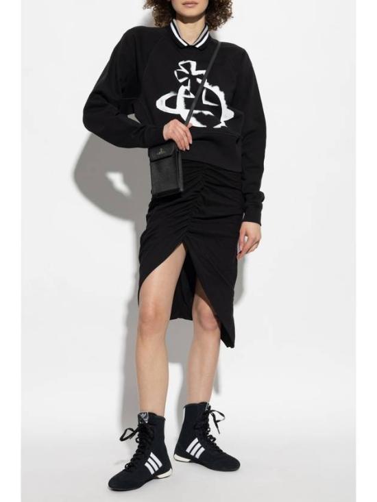 Long-sleeved t-shirt