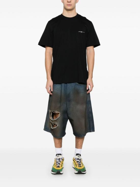 Short -sleeved t -shirt