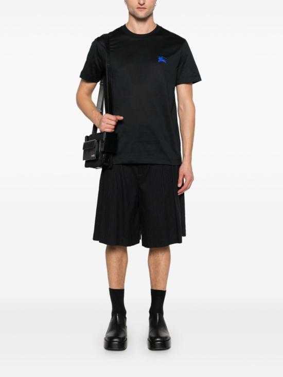 Short -sleeved t -shirt