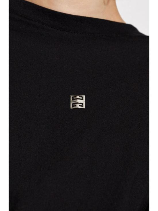 Short -sleeved t -shirt