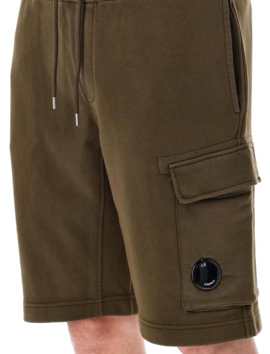 Short pants