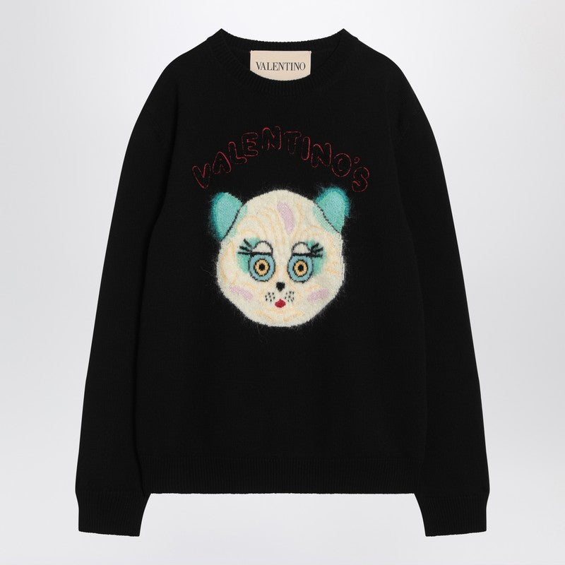 Black sweater with Le Chat de la Maison patch