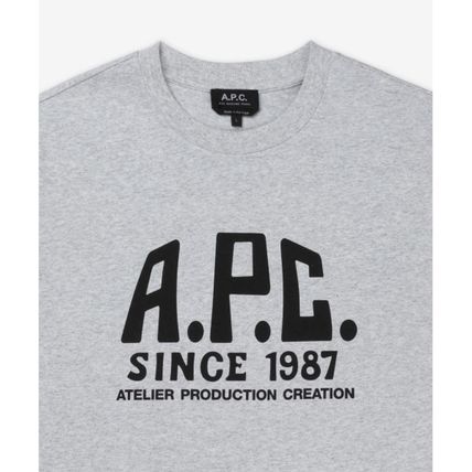 Short -sleeved t -shirt