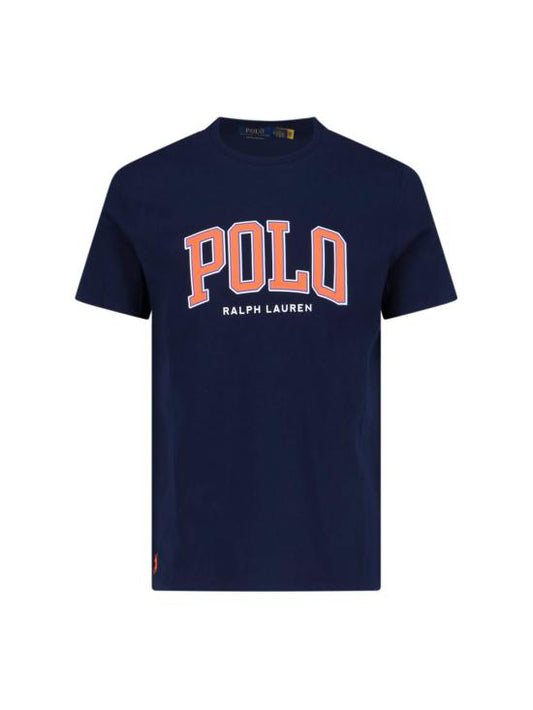 Short -sleeved t -shirt