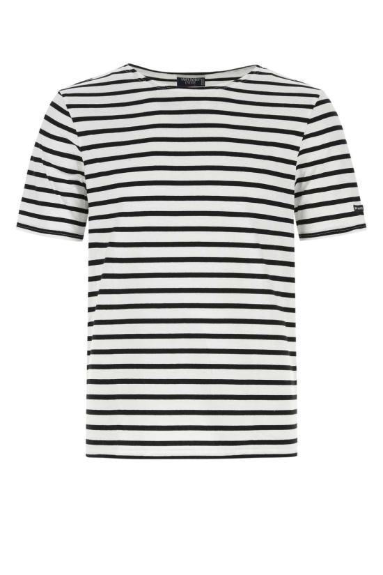 Short -sleeved t -shirt