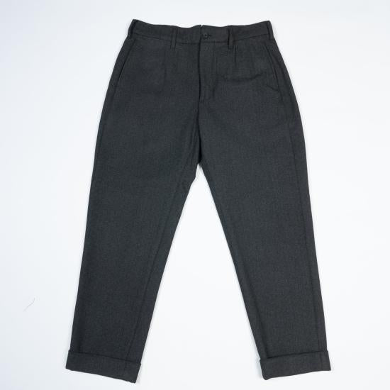 Short pants