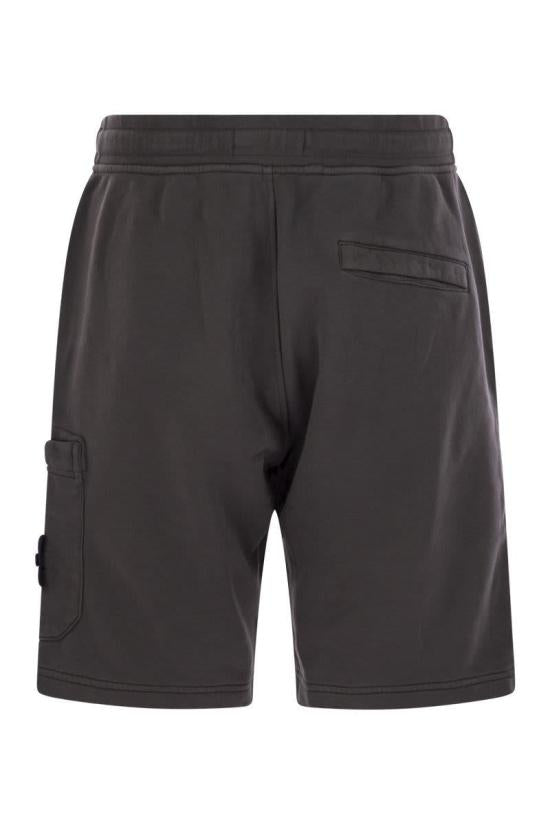 Short pants