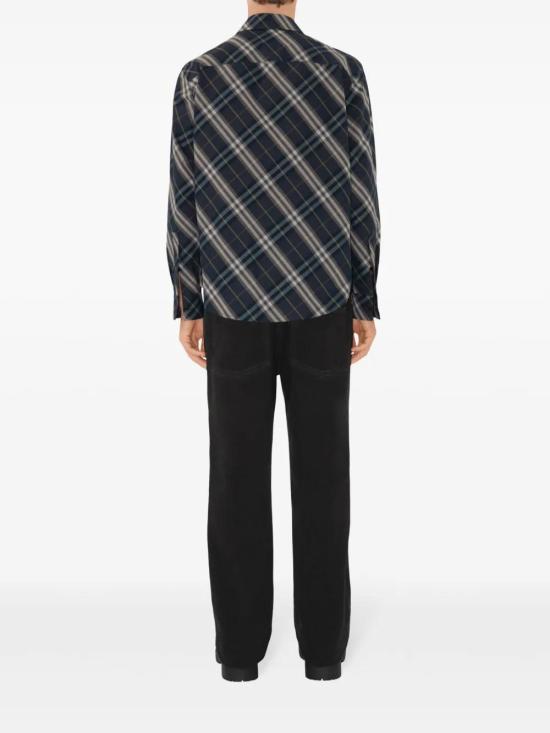 Long -sleeved shirt