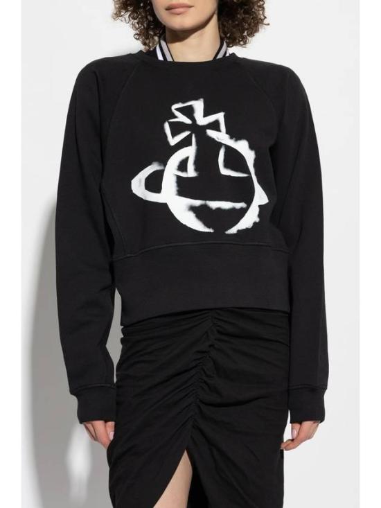 Long-sleeved t-shirt