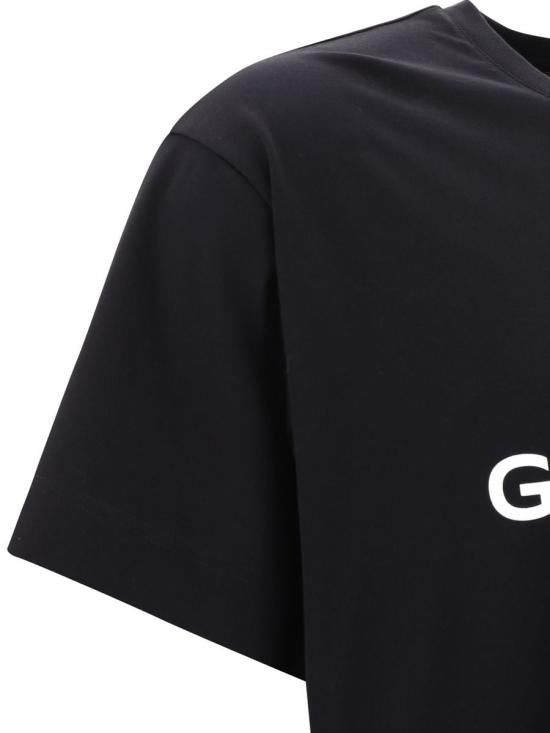 Short -sleeved t -shirt