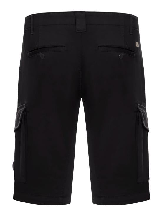 Short pants