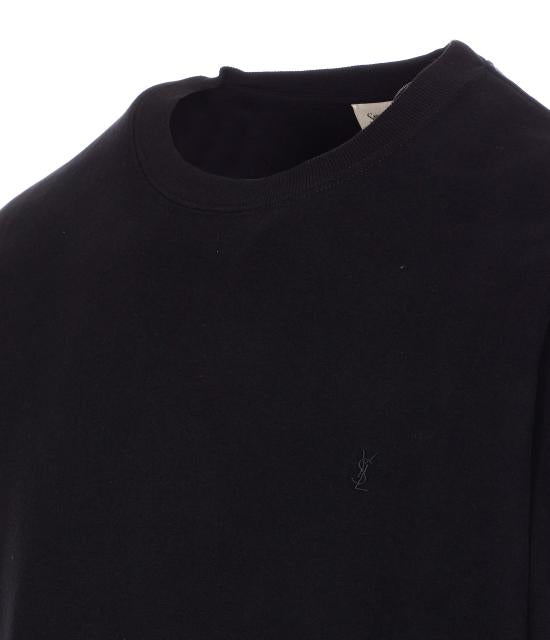 Long -sleeved t -shirt