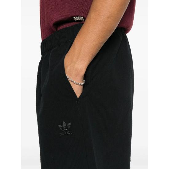 Short pants