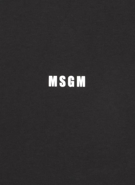 Long -sleeved t -shirt