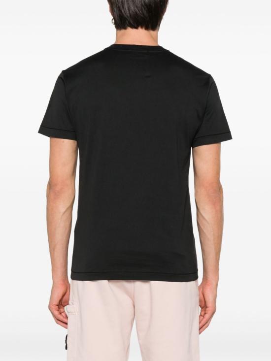Short -sleeved t -shirt