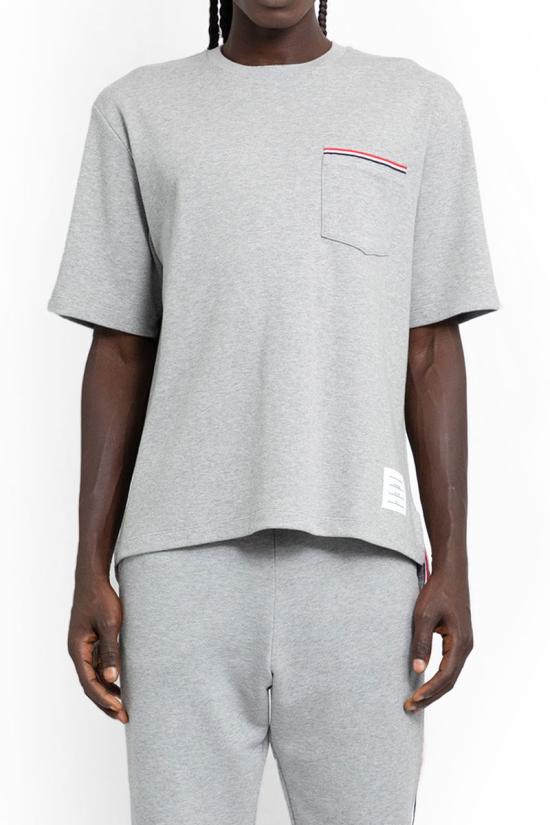Short -sleeved t -shirt