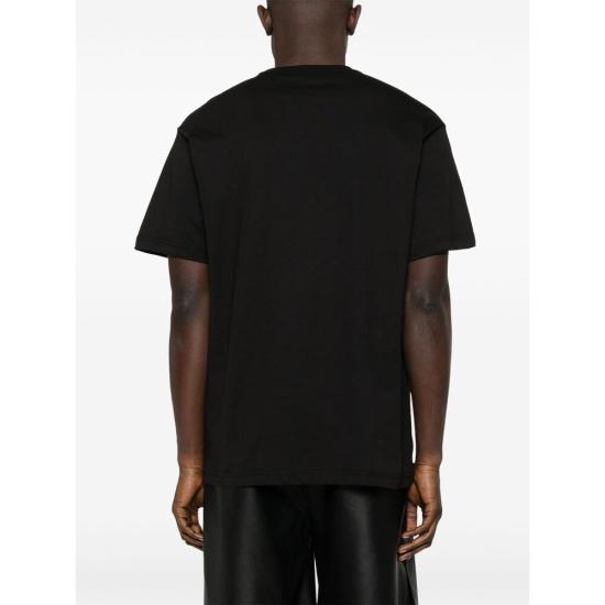 Short -sleeved t -shirt