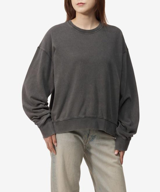 Long -sleeved t -shirt