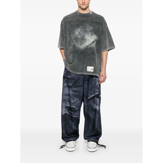 Short -sleeved t -shirt