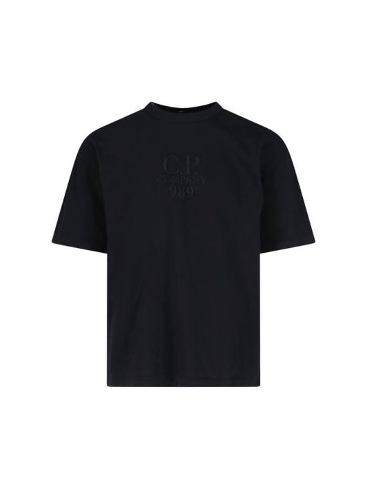 Short -sleeved t -shirt