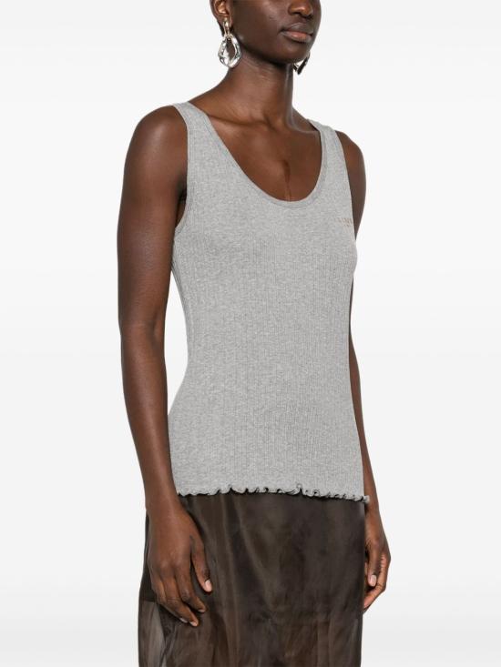 Sleeveless t -shirt