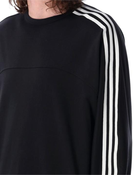 Long-sleeved t-shirt