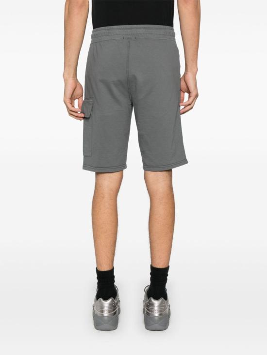 Short pants