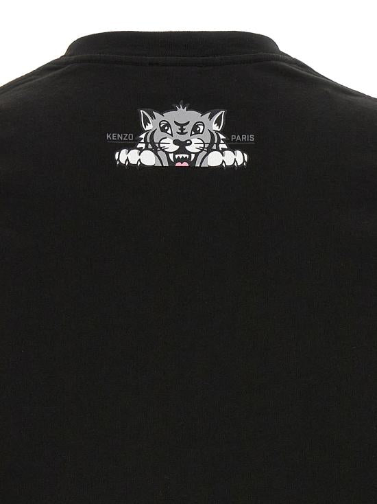 Short -sleeved t -shirt