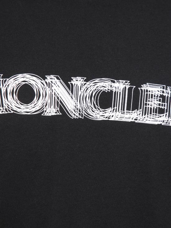 Short -sleeved t -shirt