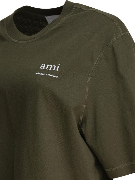 Short-sleeved t-shirt