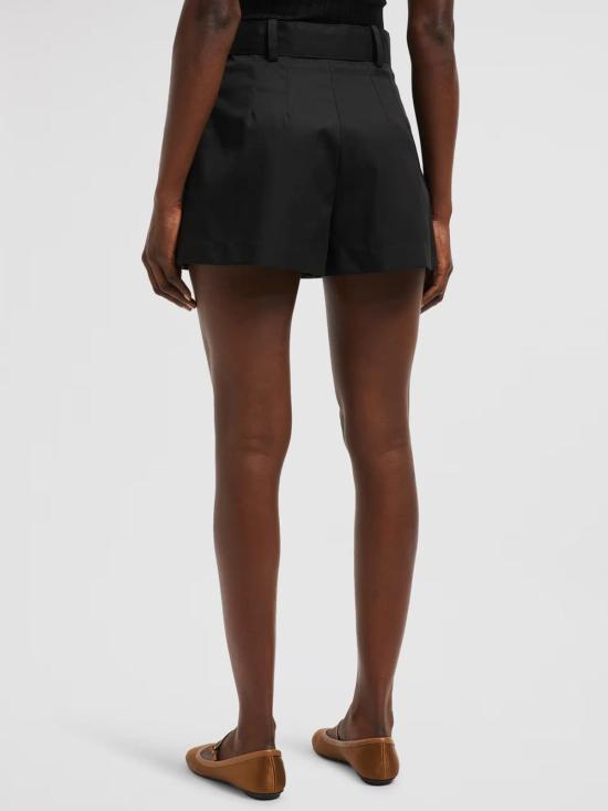 Short pants
