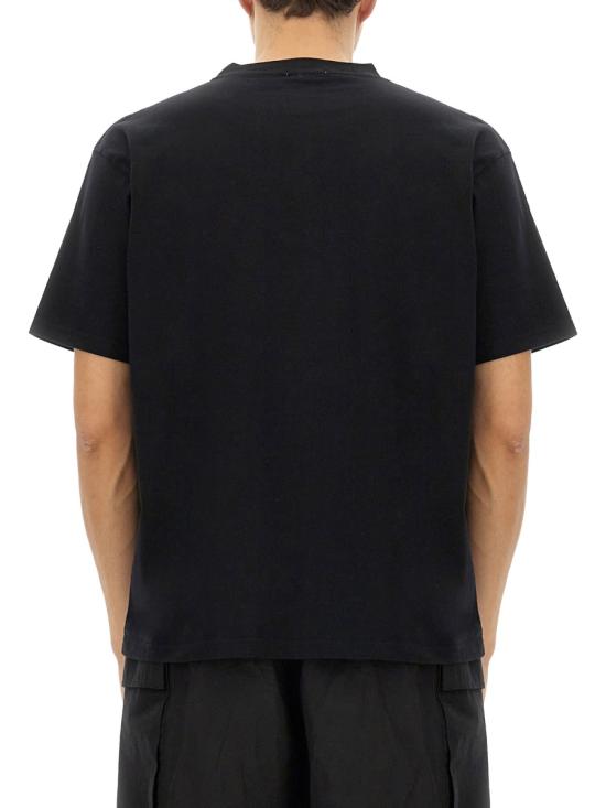 Short -sleeved t -shirt