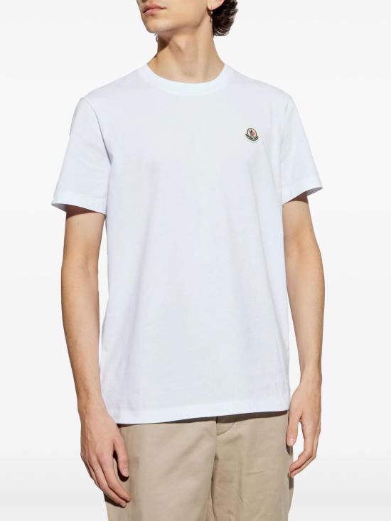Short -sleeved t -shirt