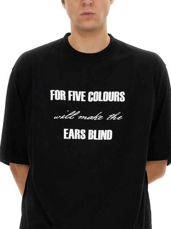 Short -sleeved t -shirt