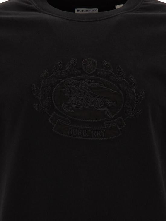 Short -sleeved t -shirt
