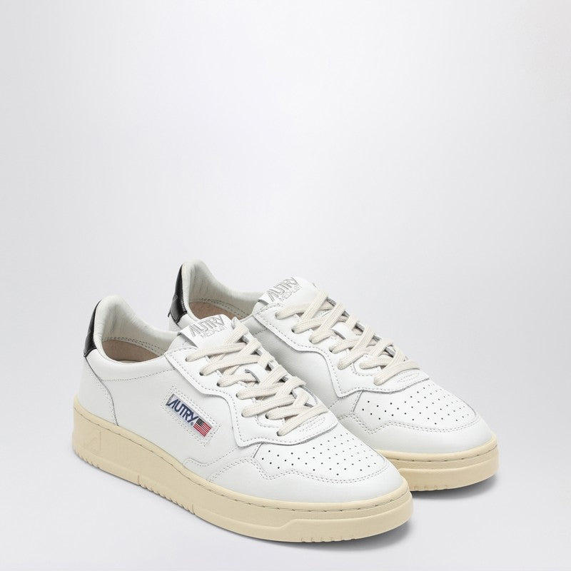 Medalist White/black Trainer