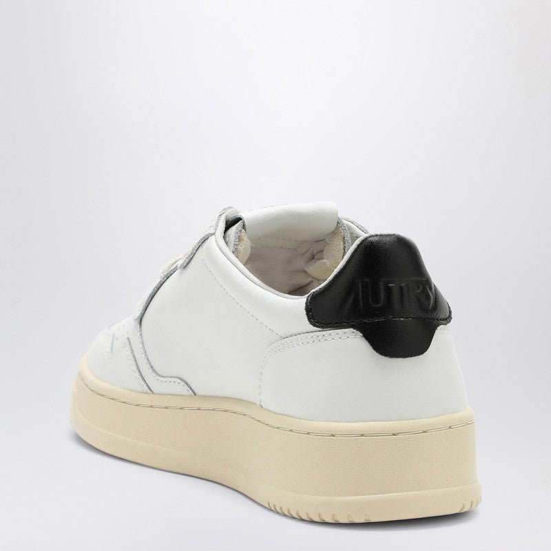 Medalist White/black Trainer