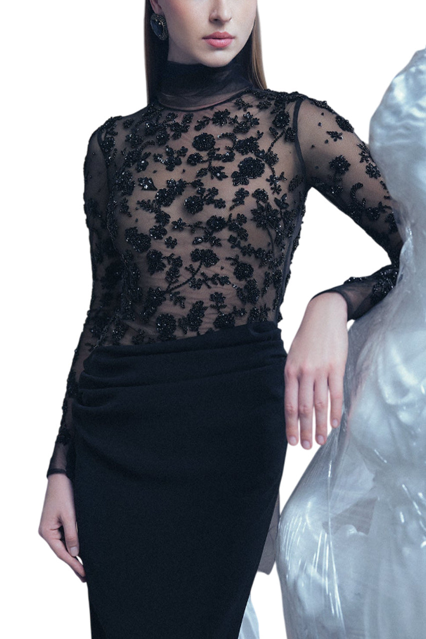 BLACK FITTED FLORAL GOWN