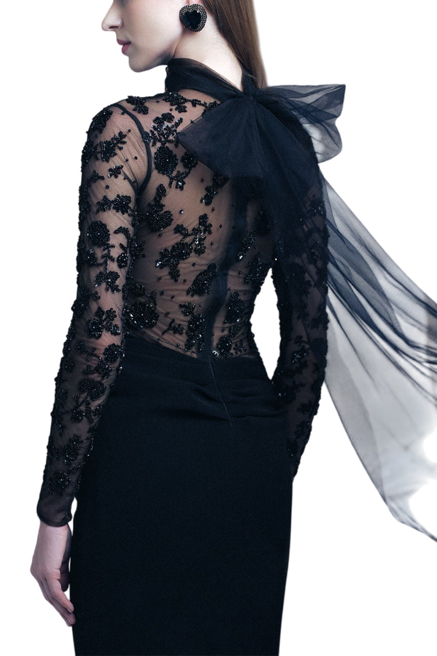 BLACK FITTED FLORAL GOWN