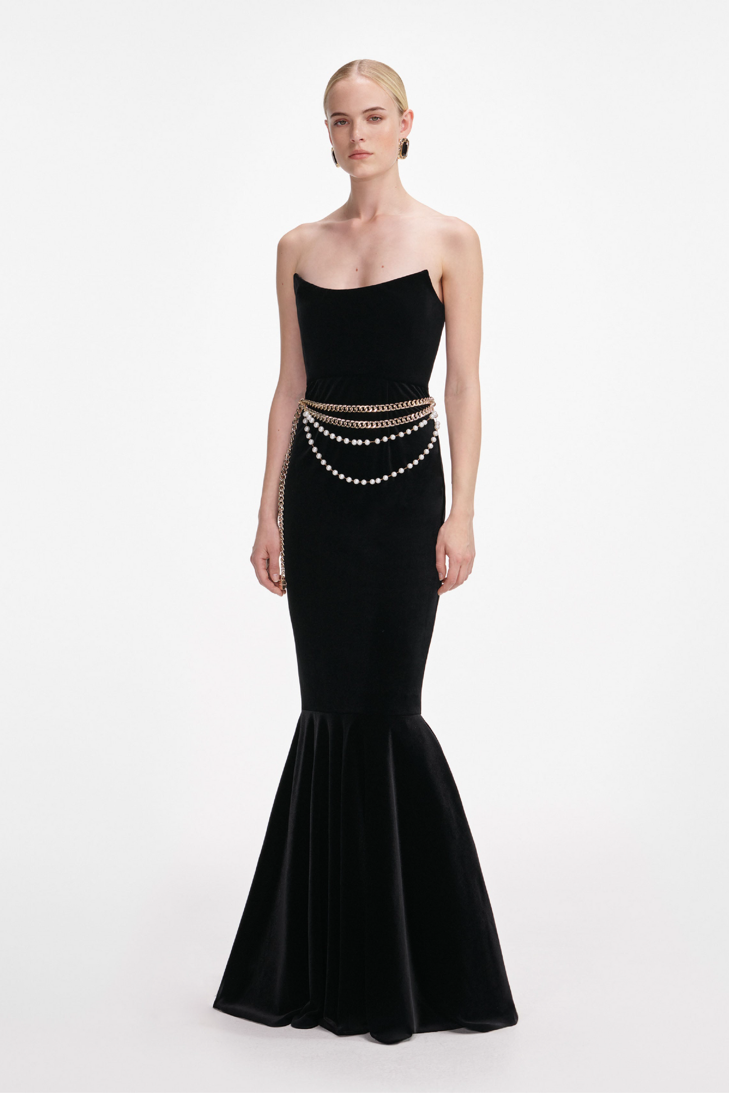 BLACK VELVET CHAIN BELT MAXI DRESS