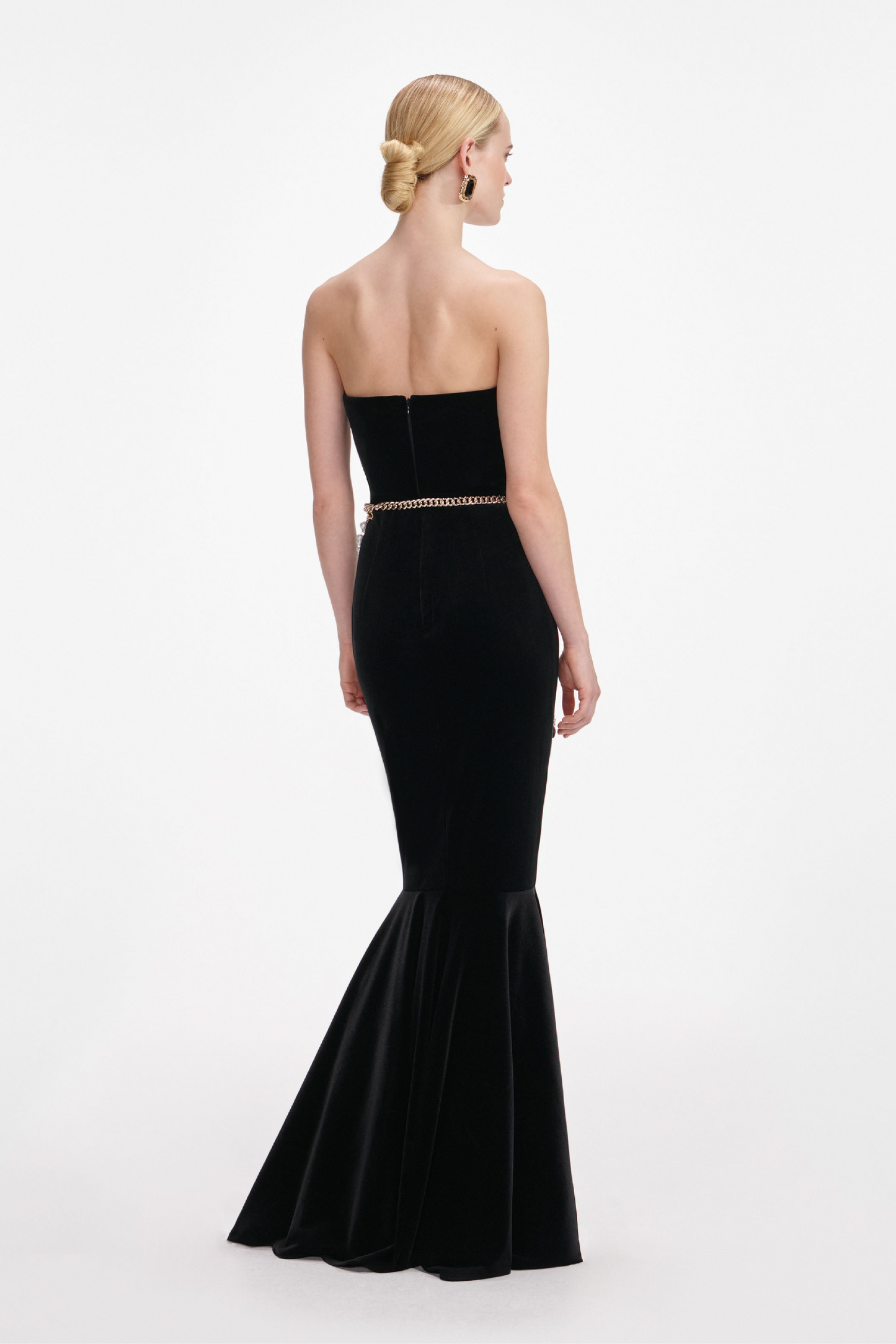 BLACK VELVET CHAIN BELT MAXI DRESS