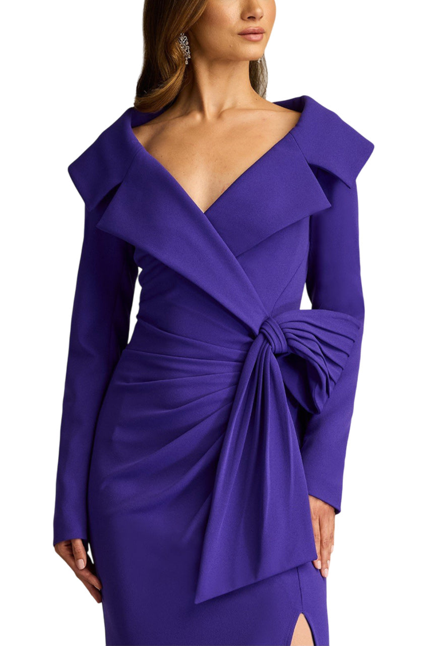 BOLEYN PORTRAIT COLLAR GOWN